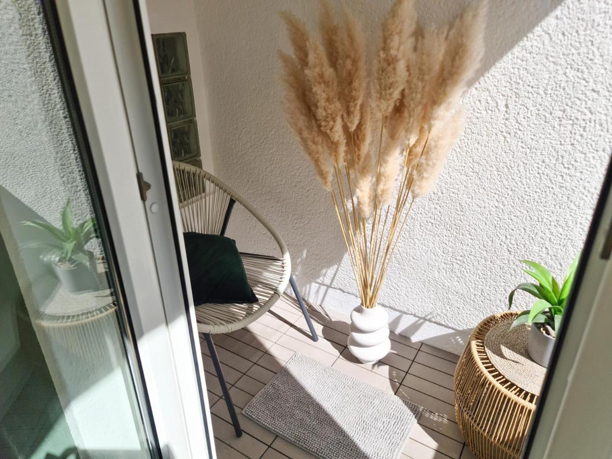 Schoene Ferienwohnung Im Zentrum Mit Self Check-In Und Free Wifi Essen Luaran gambar